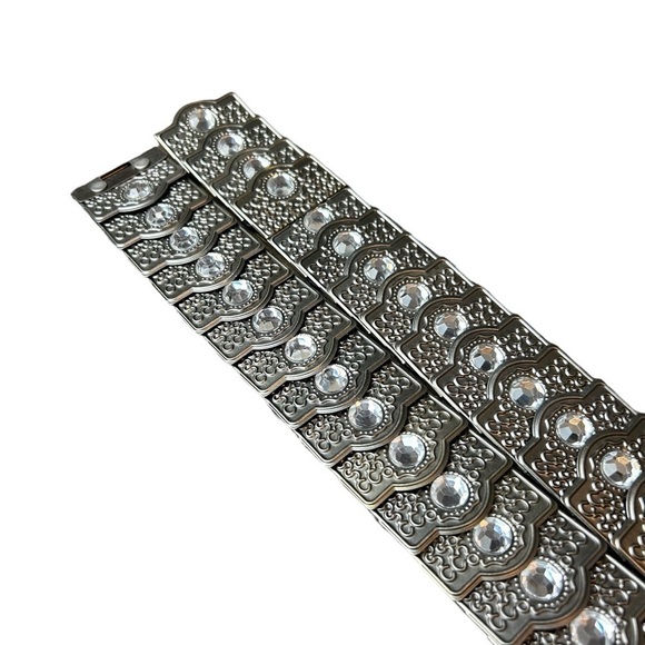 Chico’s PewterToned Scale Stretch Belt with Rhinestone Accents On Each Piece - Picture 10 of 14